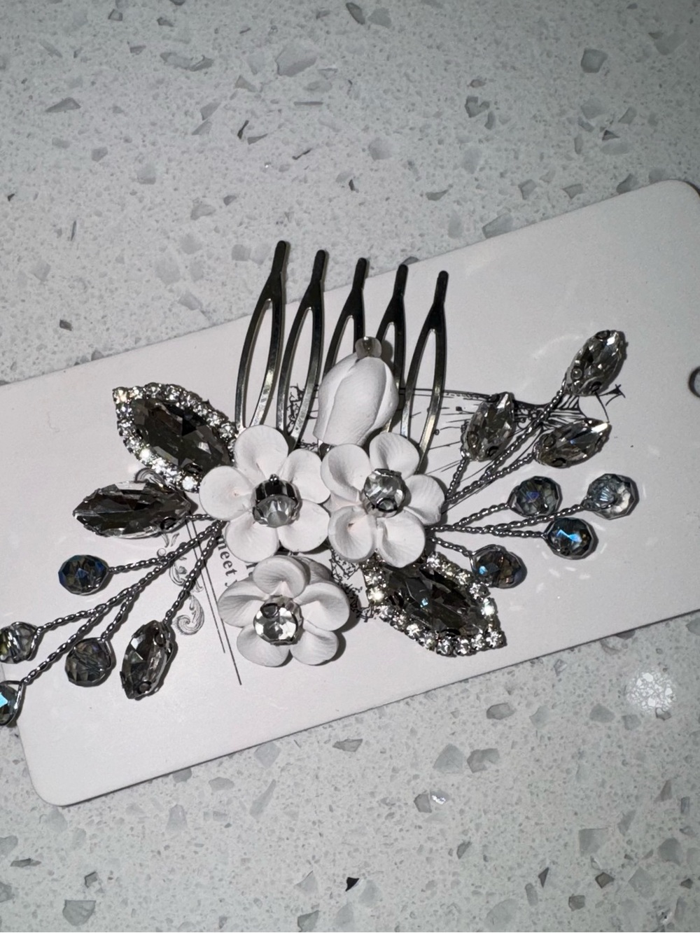 Amazon Essentials White Floral Crystal Hair Comb